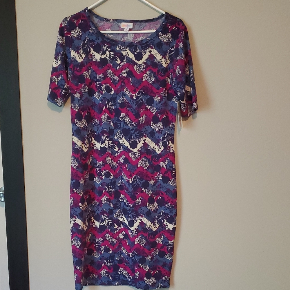 LuLaRoe Blue and Red Chevron Midi Dress